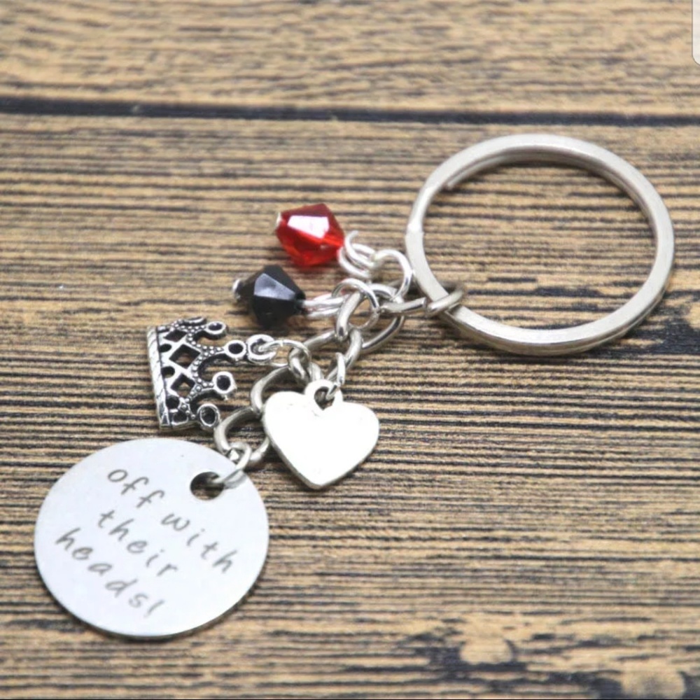Alice in Wonderland Villain Queen of Hearts Keycha